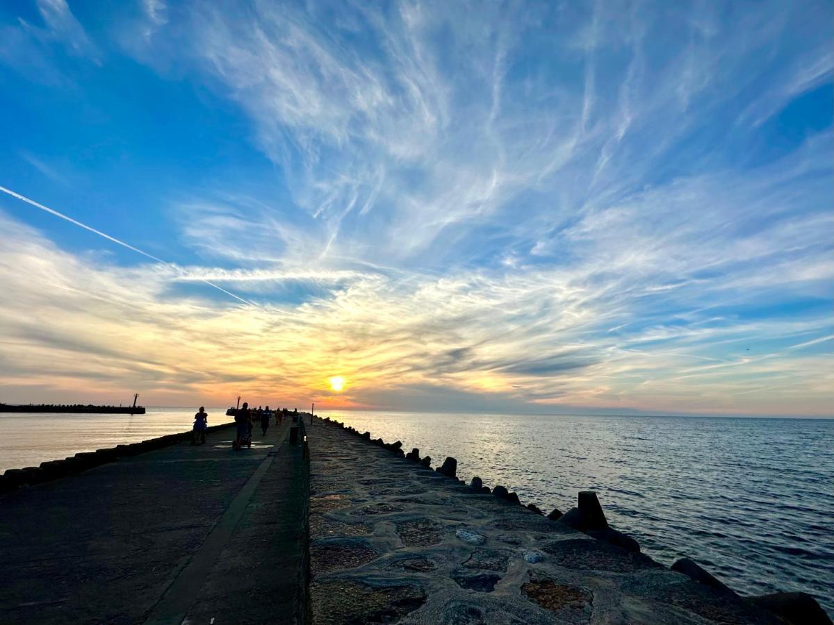 Sunset Apartments Kropla Baltyku Darlowko Kültér fotó